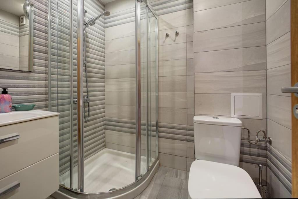 Spacious Office With Secure Garage In * Sofia